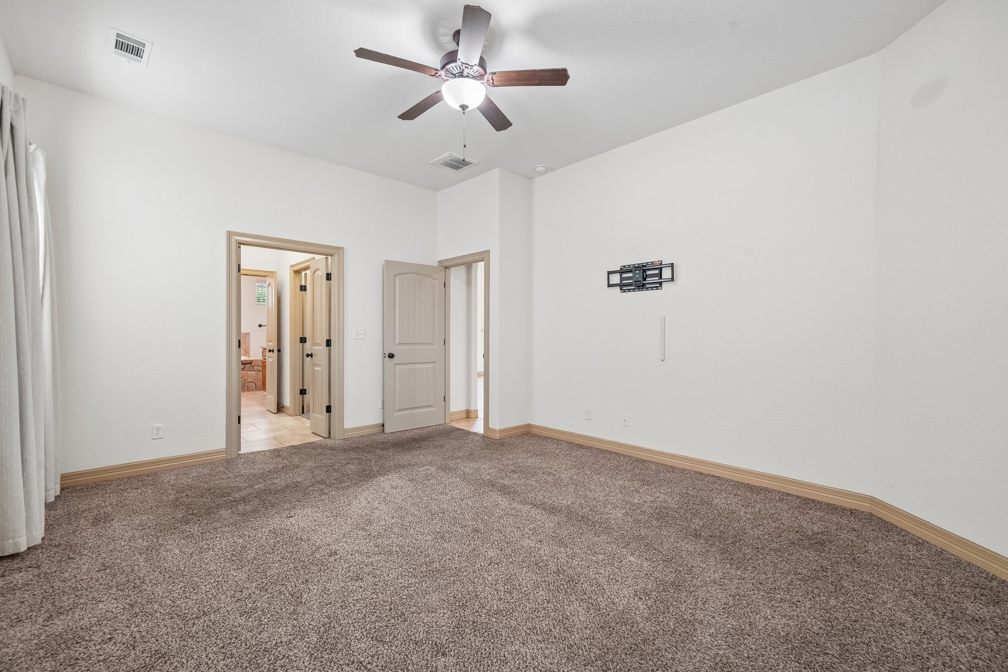 Gruene Vine Ct-S1410-020.jpg