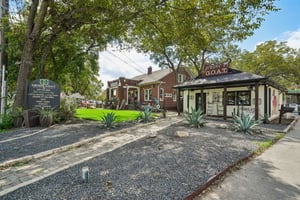 Gruene Vine Ct-1410-917.jpg