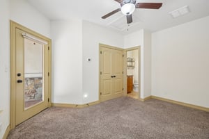Gruene Vine Ct-S1410-015.jpg