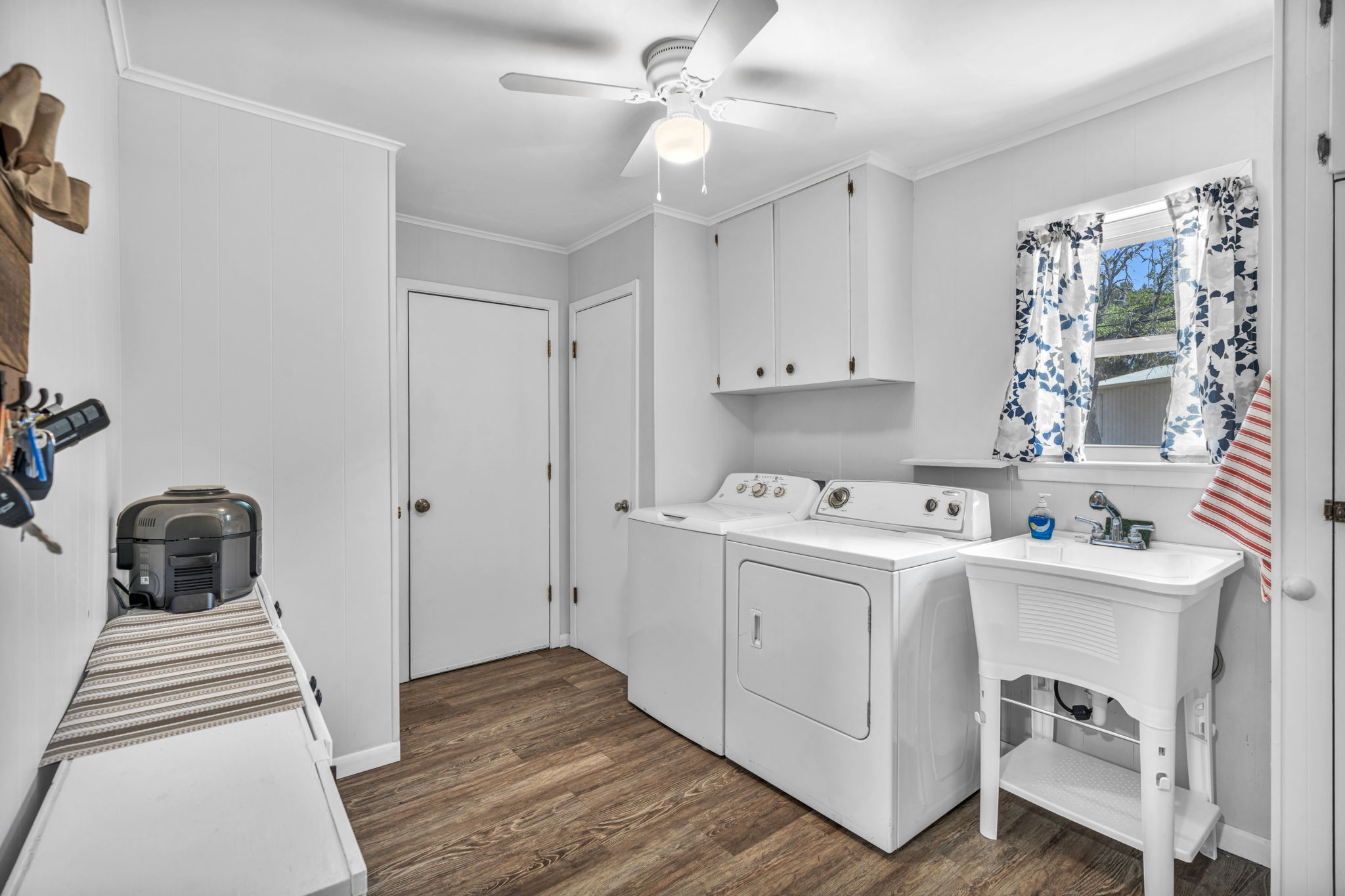 Large Laundry & Pantry