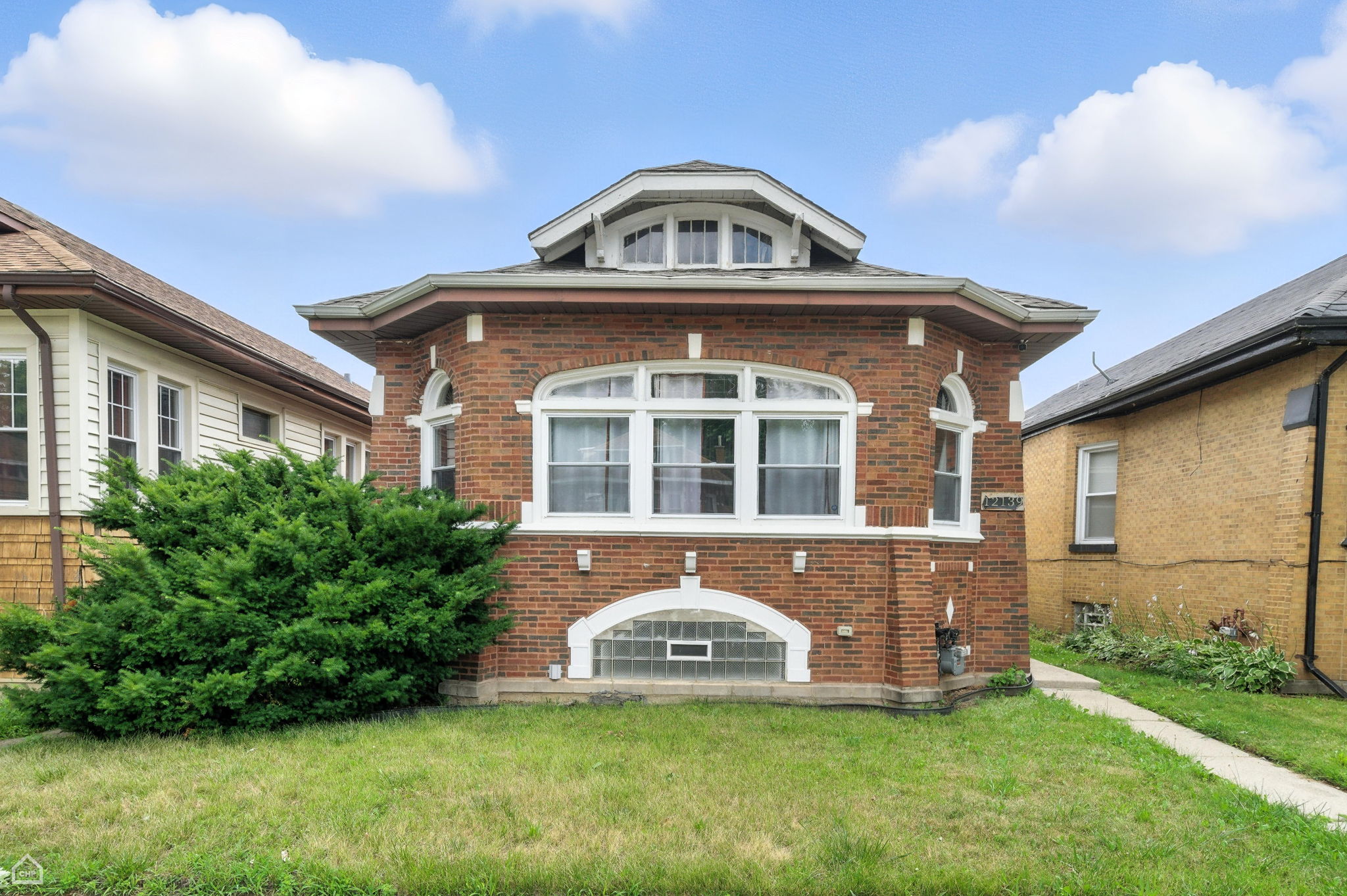 12139 S Yale Ave_001