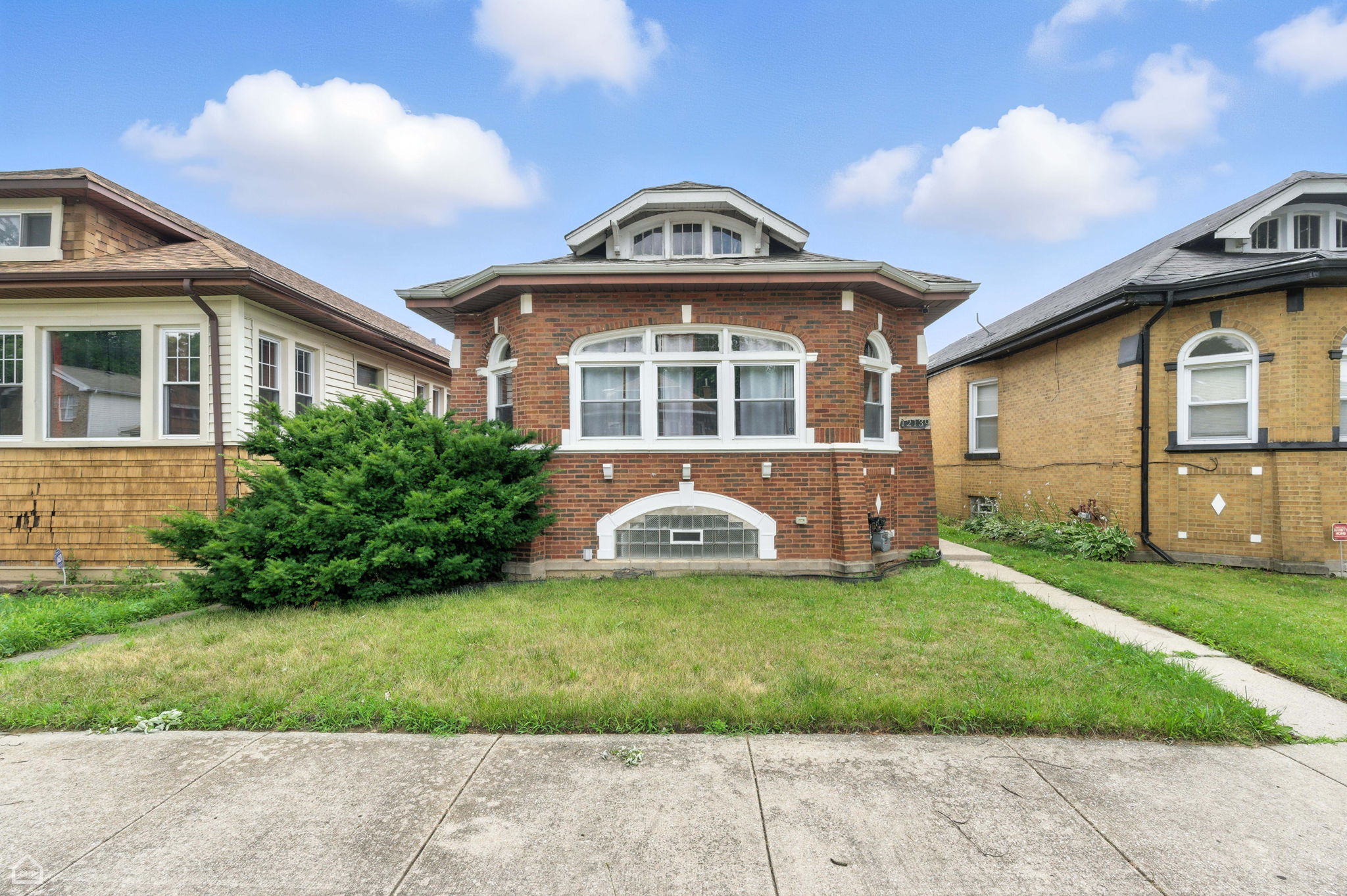 12139 S Yale Ave_003