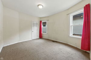 12139 S Yale Ave_012