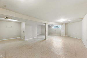 12139 S Yale Ave_021