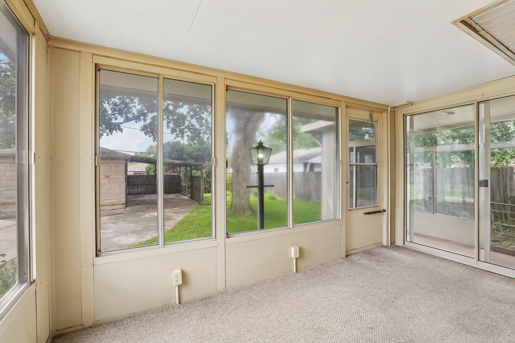 Lesley Ave-S1408-023.jpg