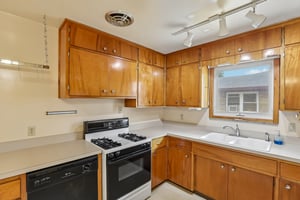 Lesley Ave-S1408-010.jpg
