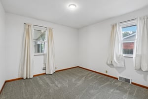 Lesley Ave-S1408-017.jpg