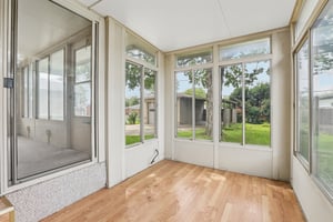 Lesley Ave-S1408-027.jpg