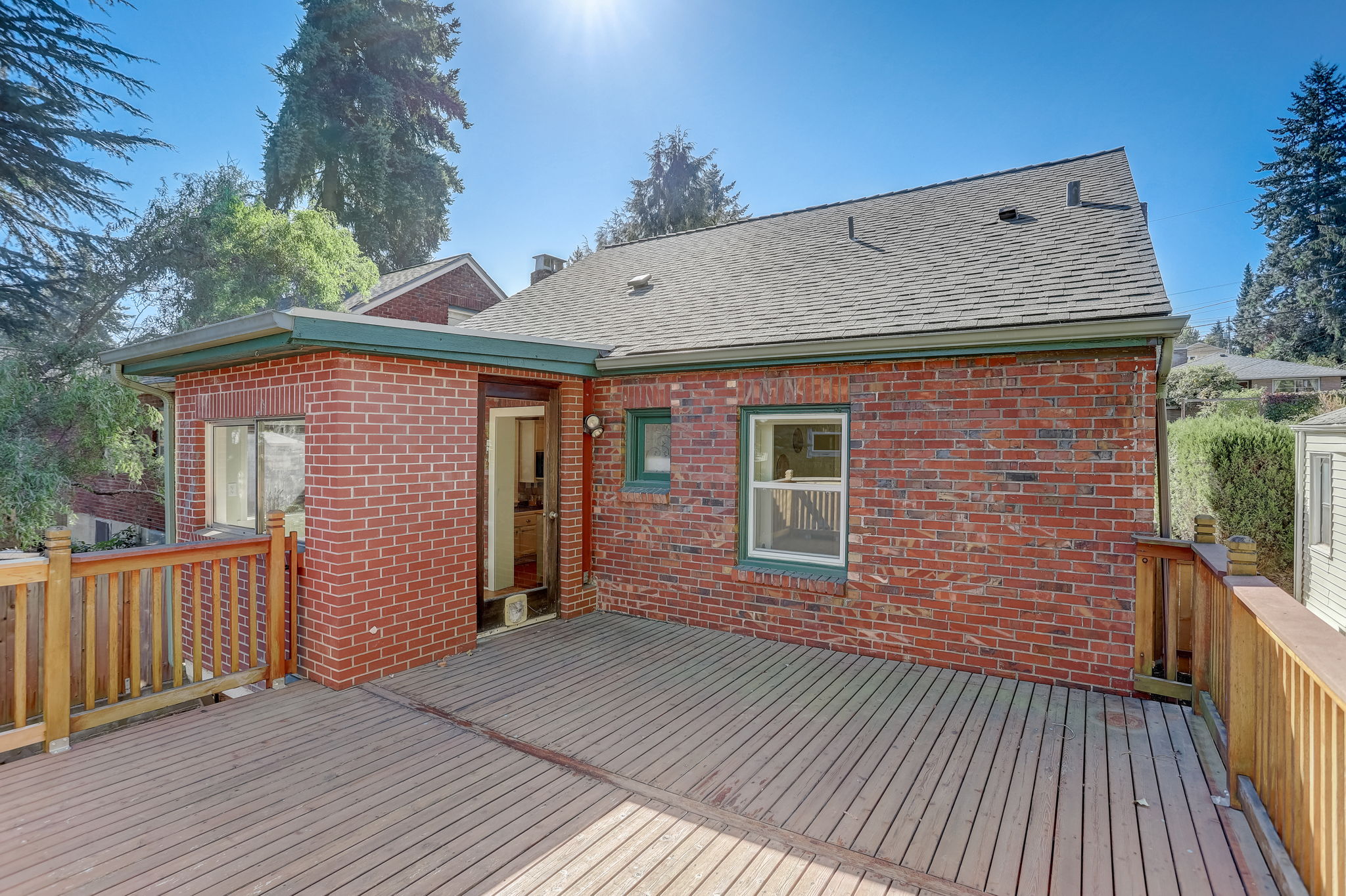 NE 98th St-031