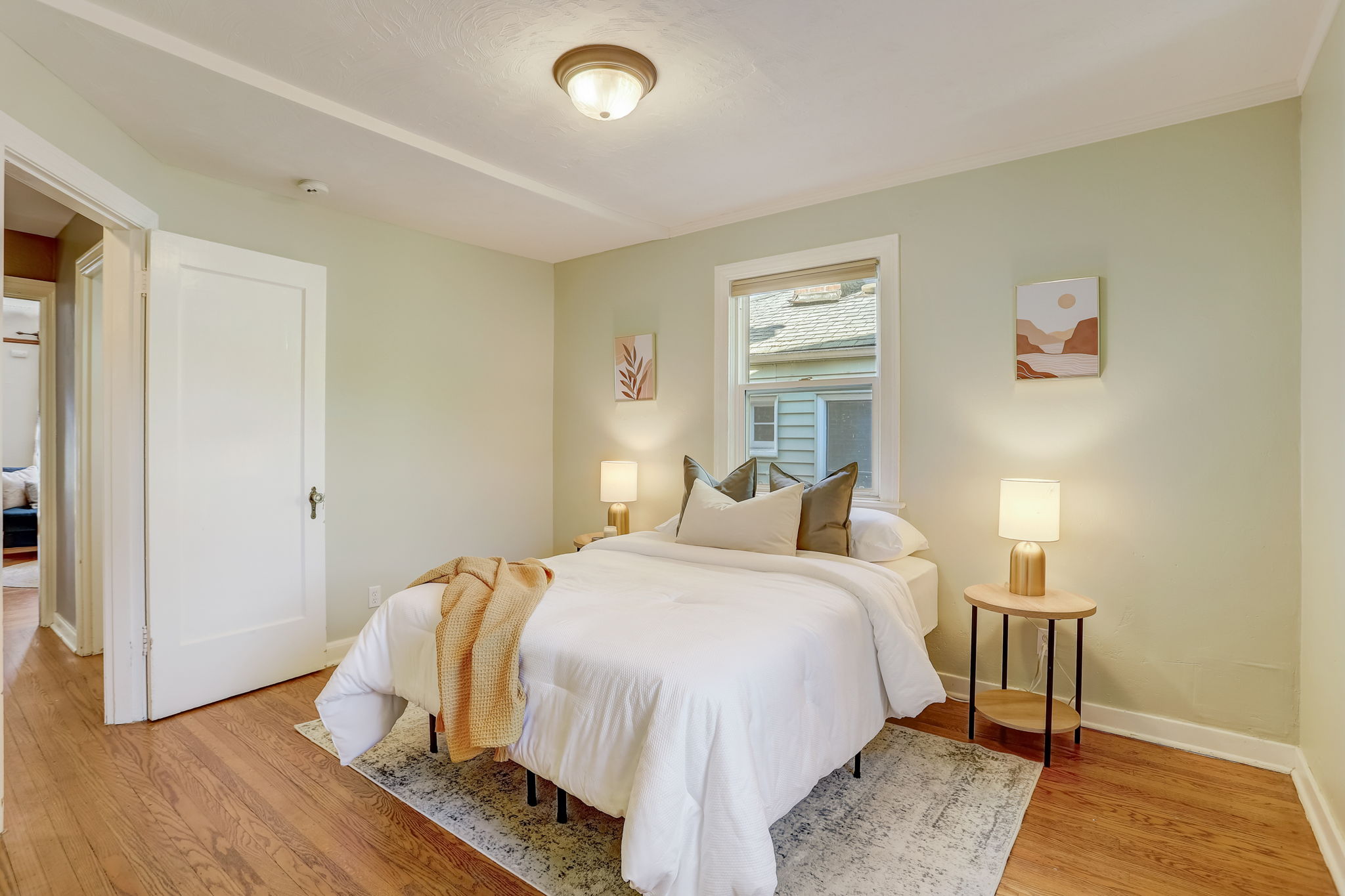 NE 98th St-025