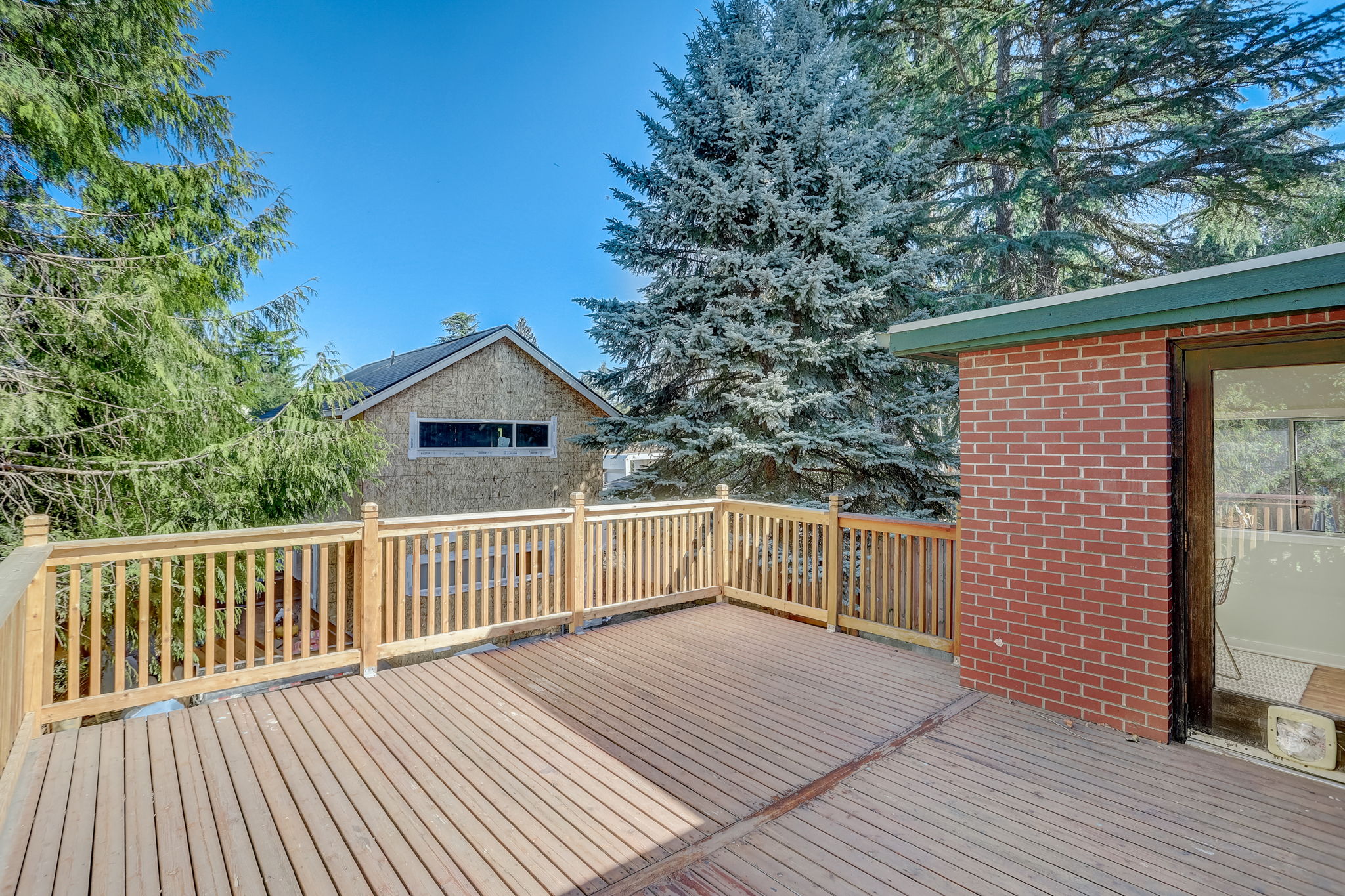 NE 98th St-030