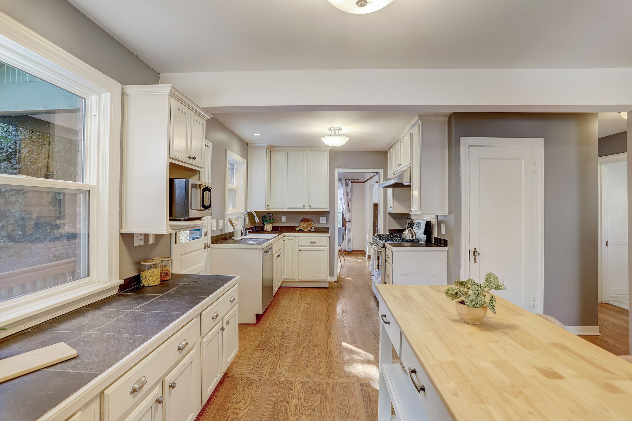 NE 98th St-013