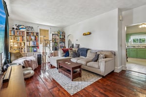 Poplar St-S0107-011.jpg