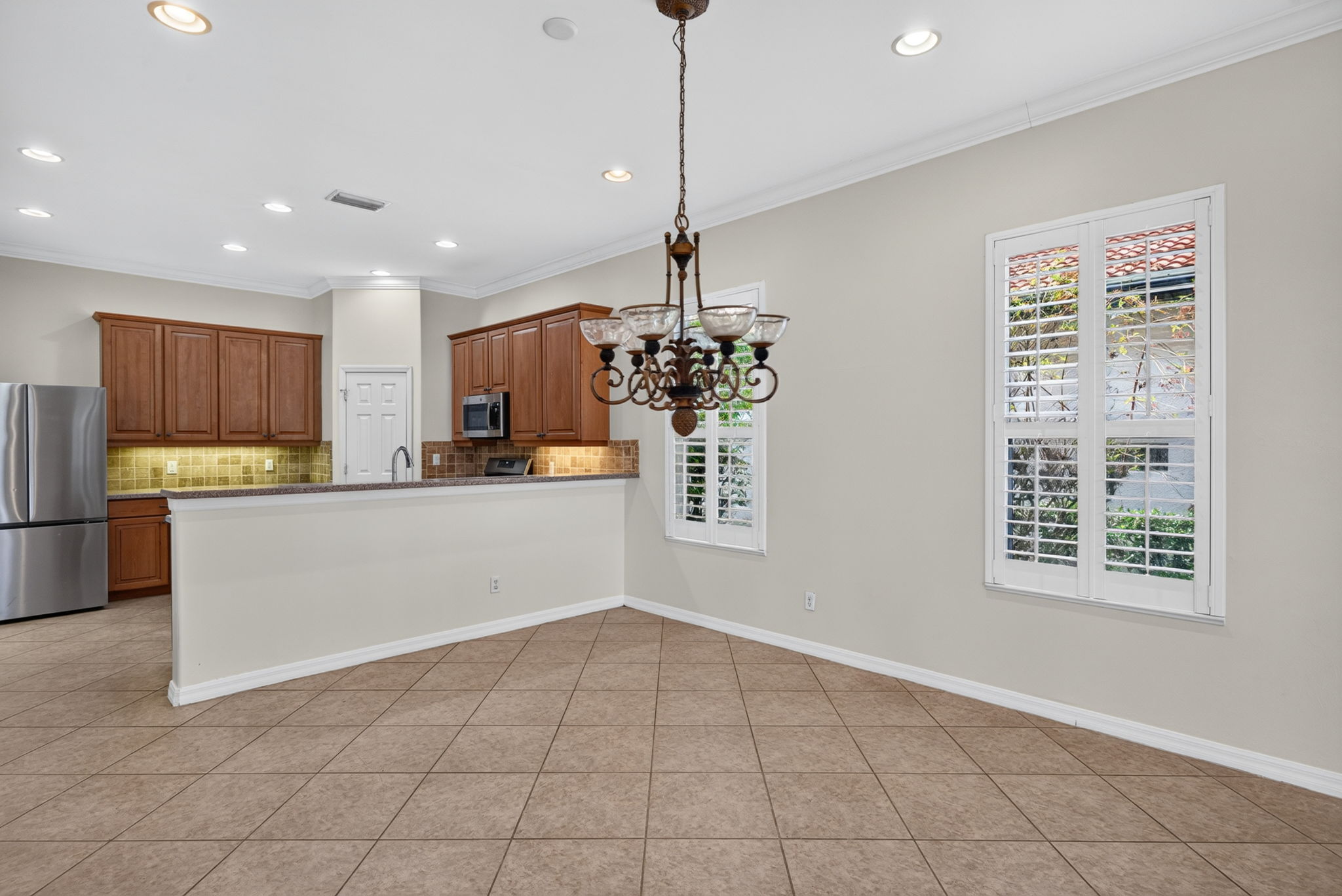 Dining Room 1 of 3