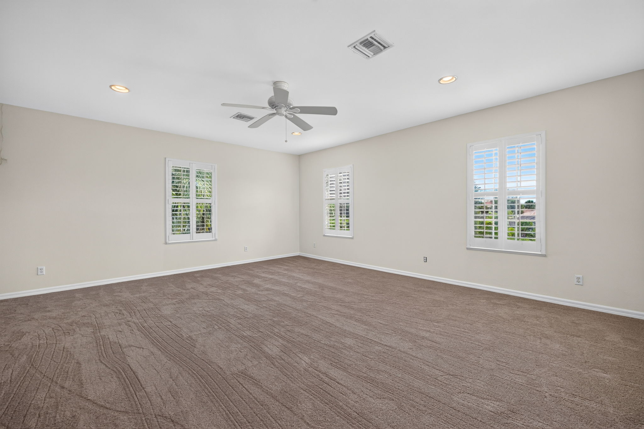 Guest Bedroom 4 - 2 of 3