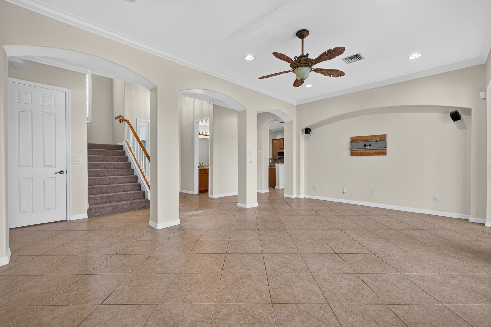 Living Room 4 of 6