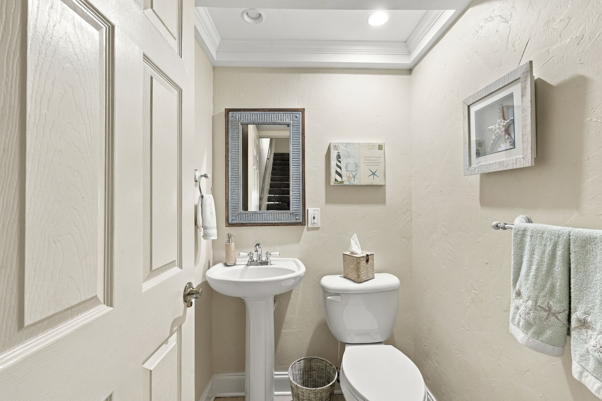 Interiors (25)