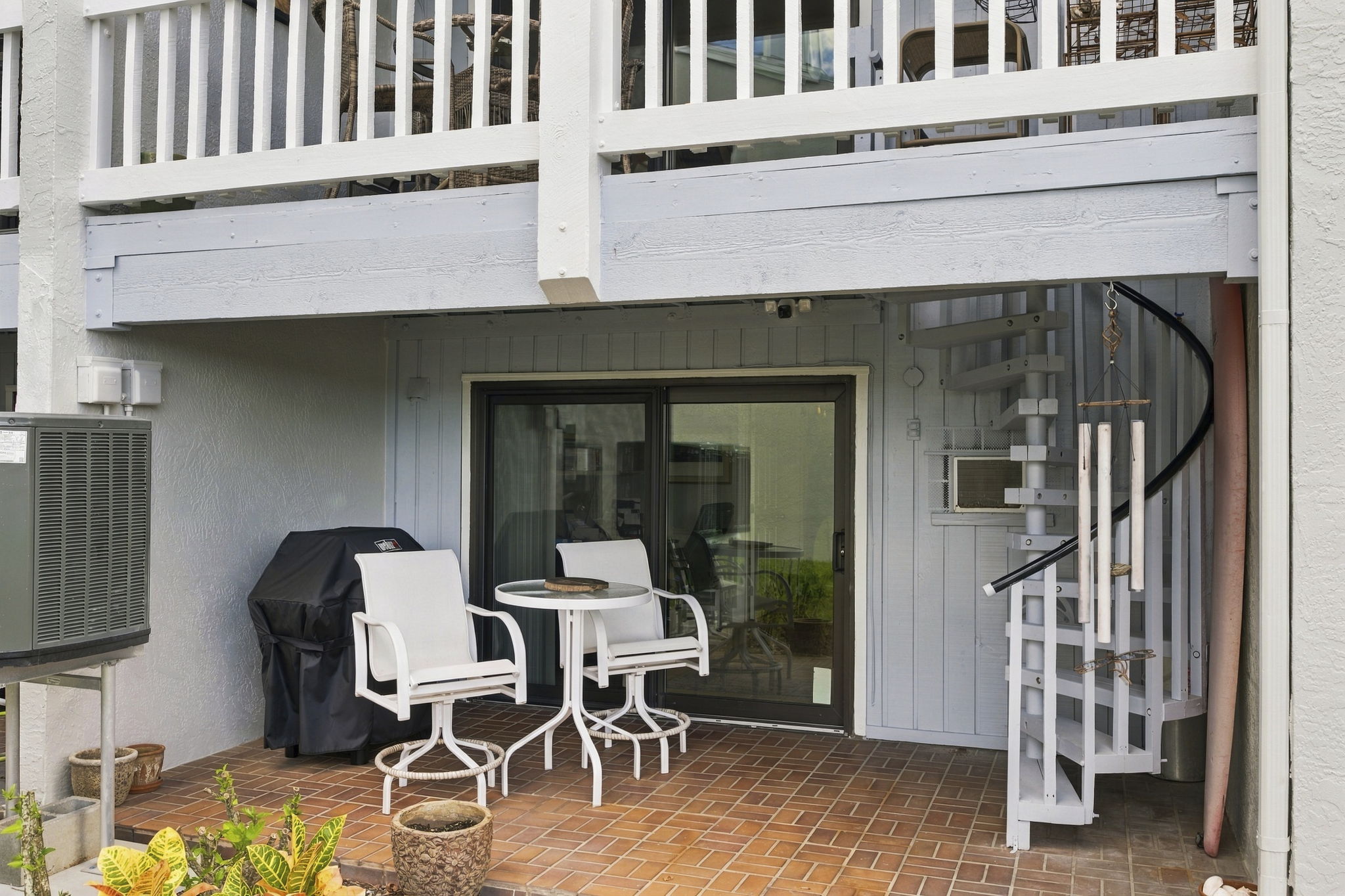 Rear Exteriors (5)