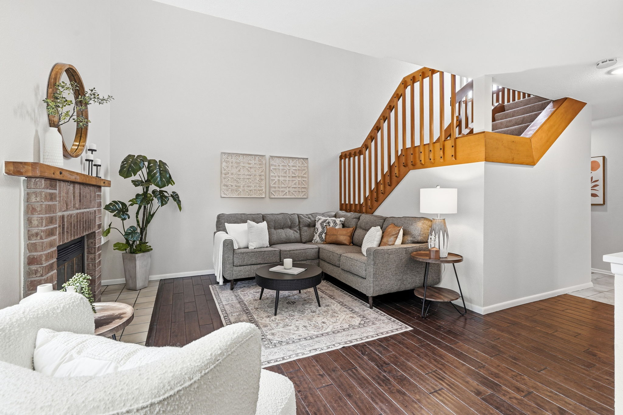 Those are freshly painted walls!