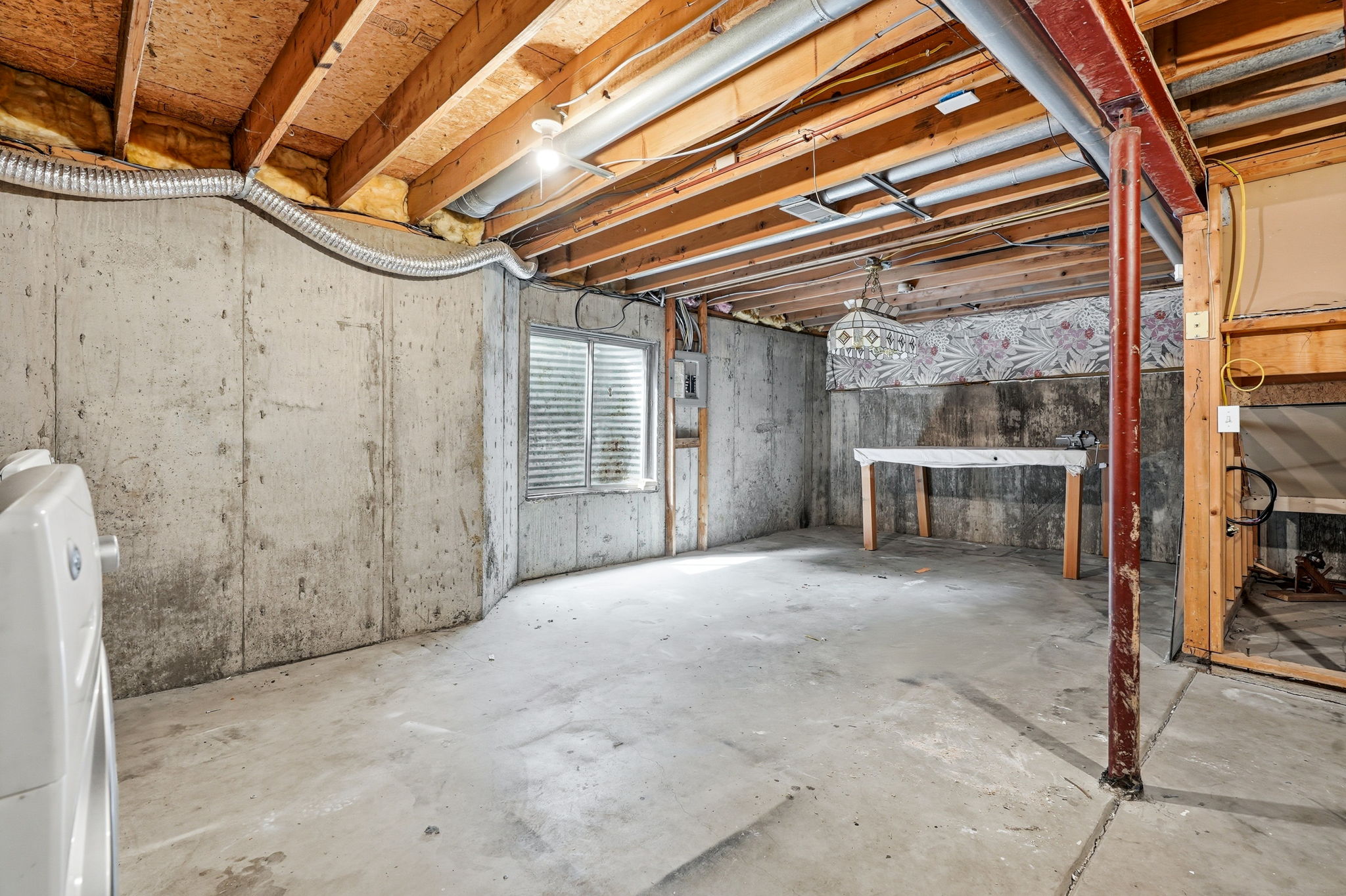 Unfinished basement - GREAT POTENTIAL!