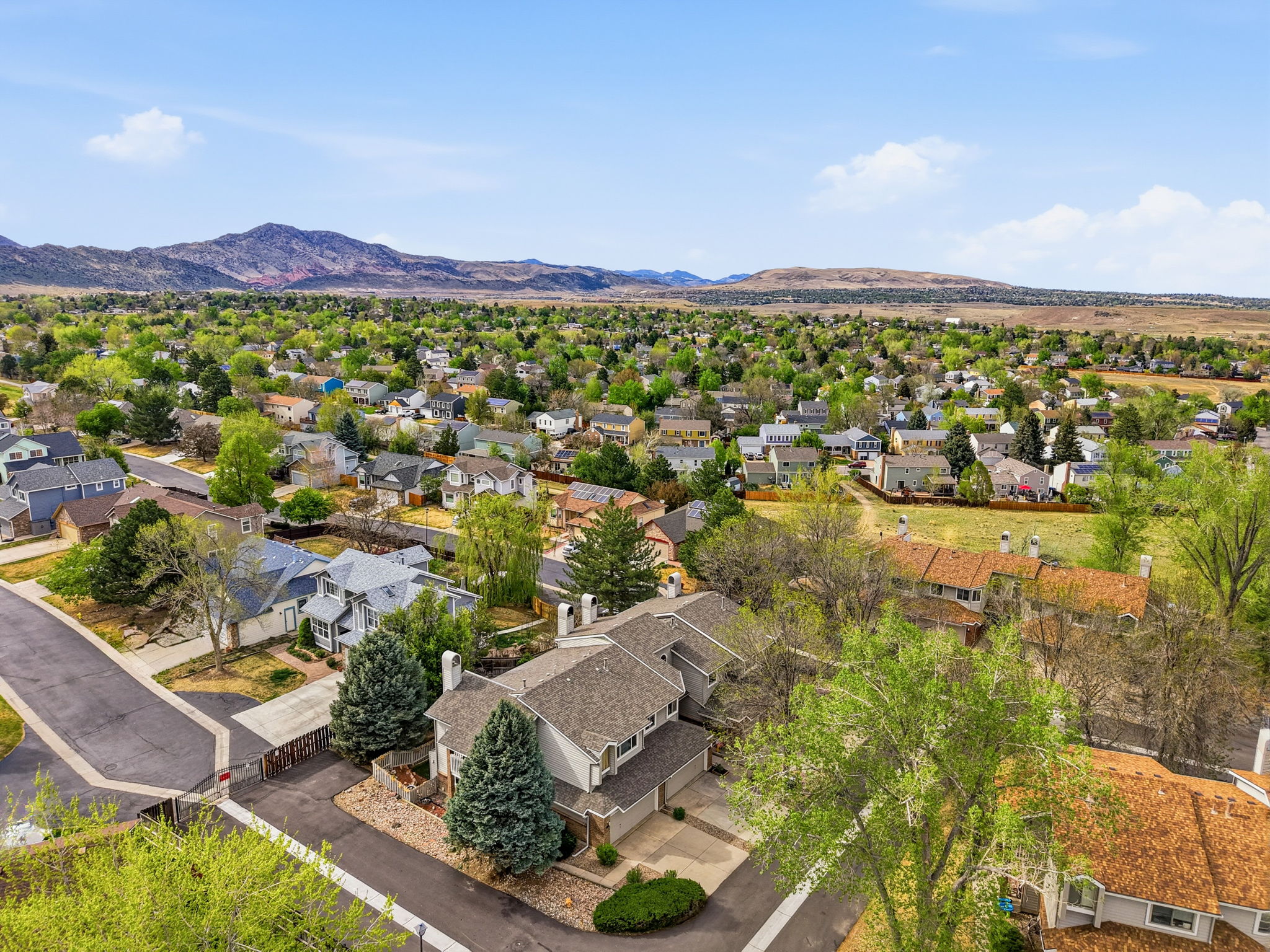 Nearby parks, trails and foothills