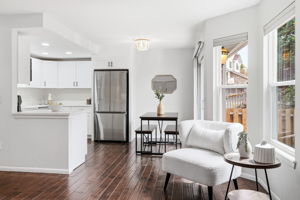 Great flow from kitchen to dining