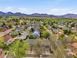 Nearby parks, trails and foothills