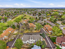 Nearby parks, trails and foothills