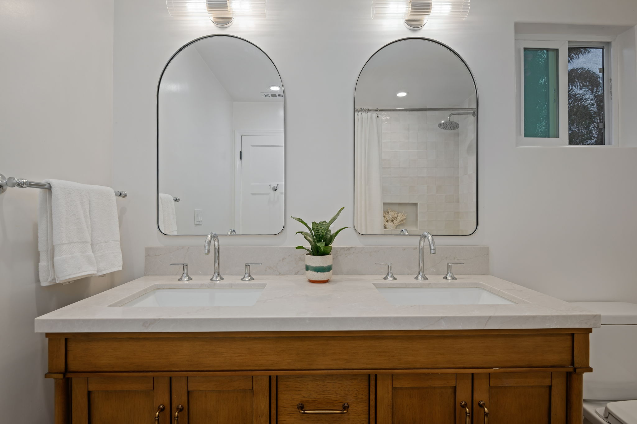 08-Bathroom