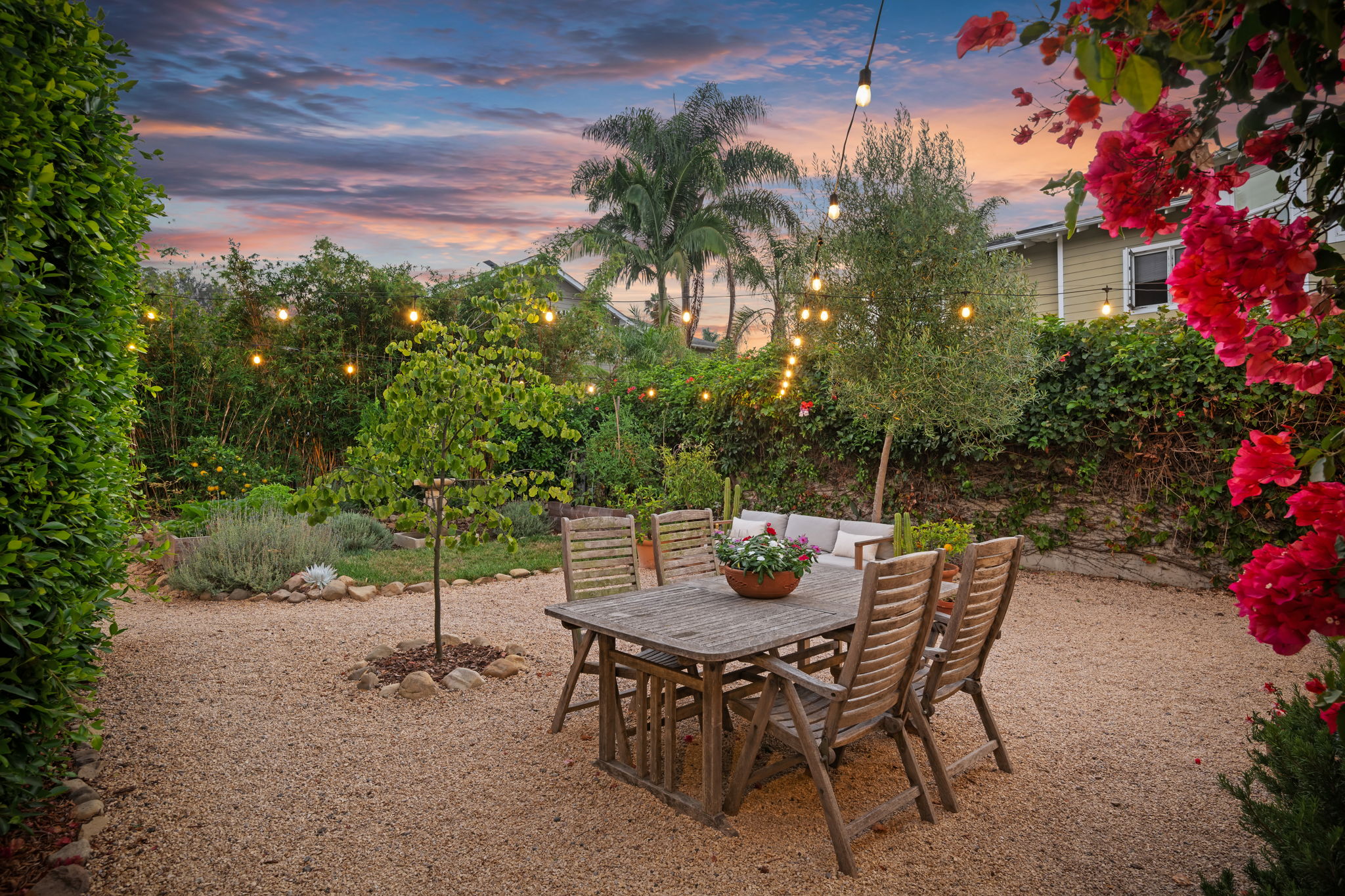 03-Back Yard (Twilight)