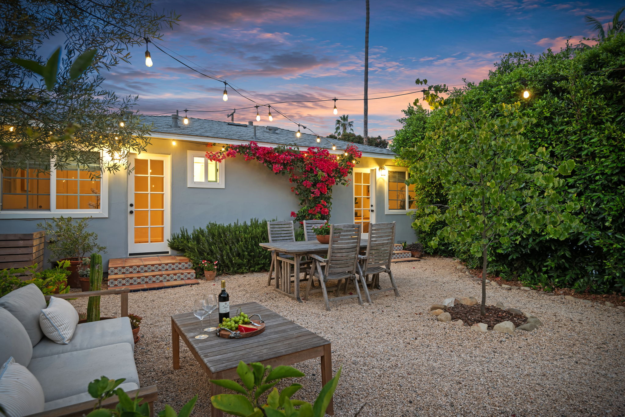 06-Back Yard (Twilight)
