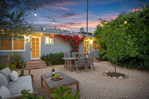 06-Back Yard (Twilight)