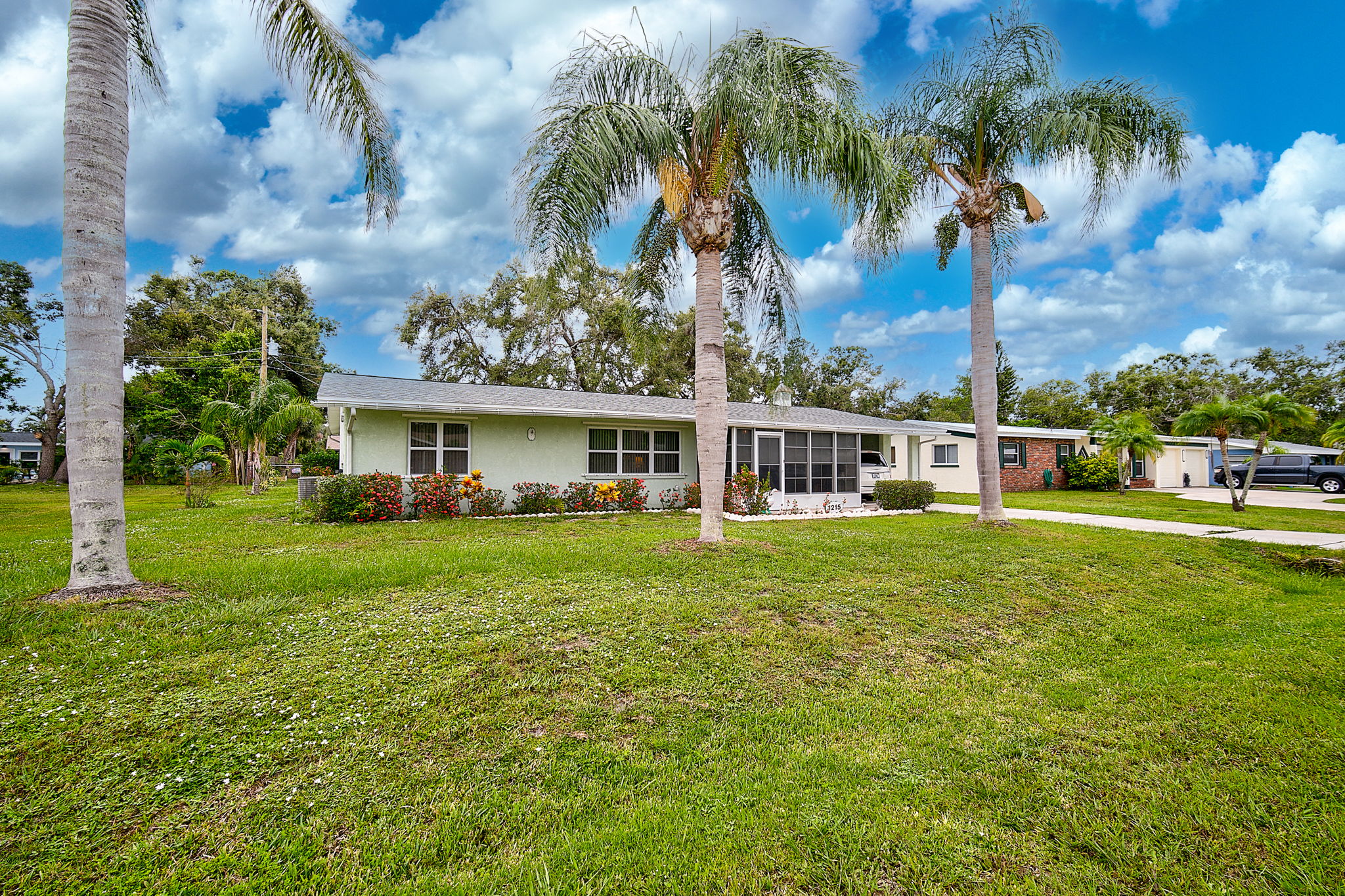 1215 Cypress Ave-4