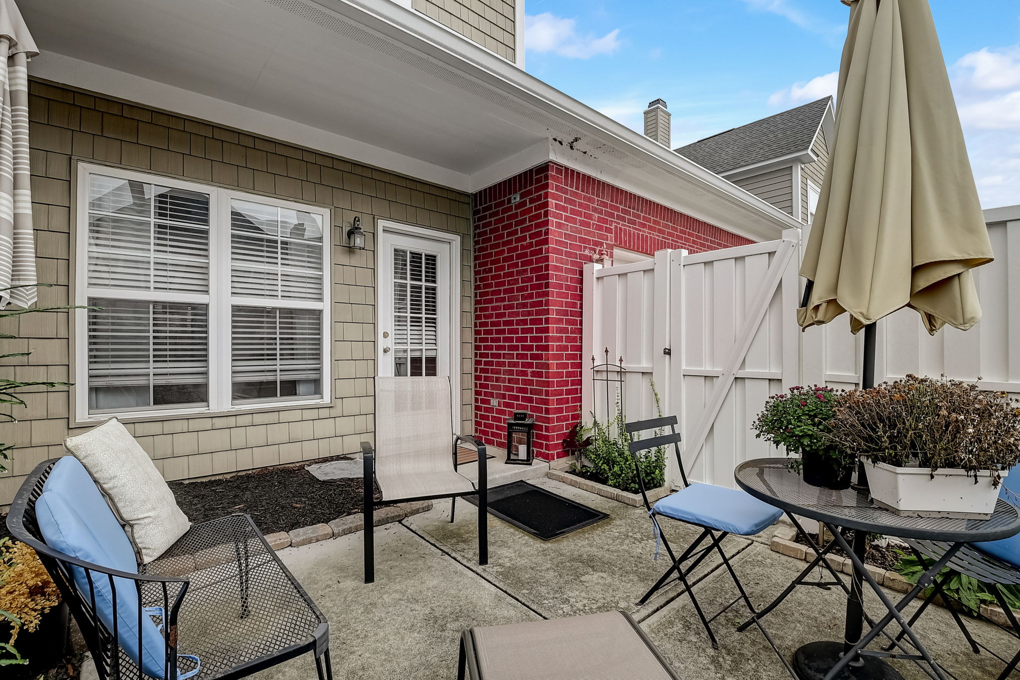 Middlebury Dr-058