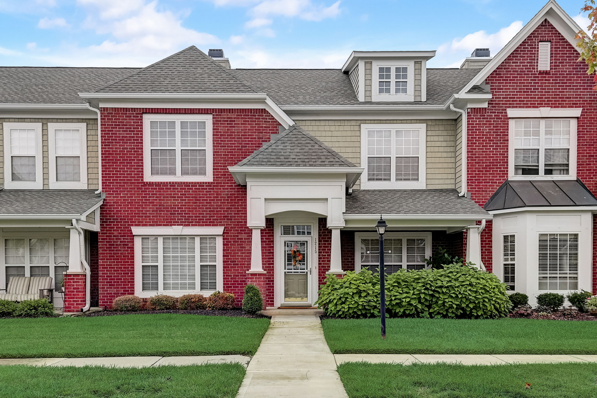 Middlebury Dr-003