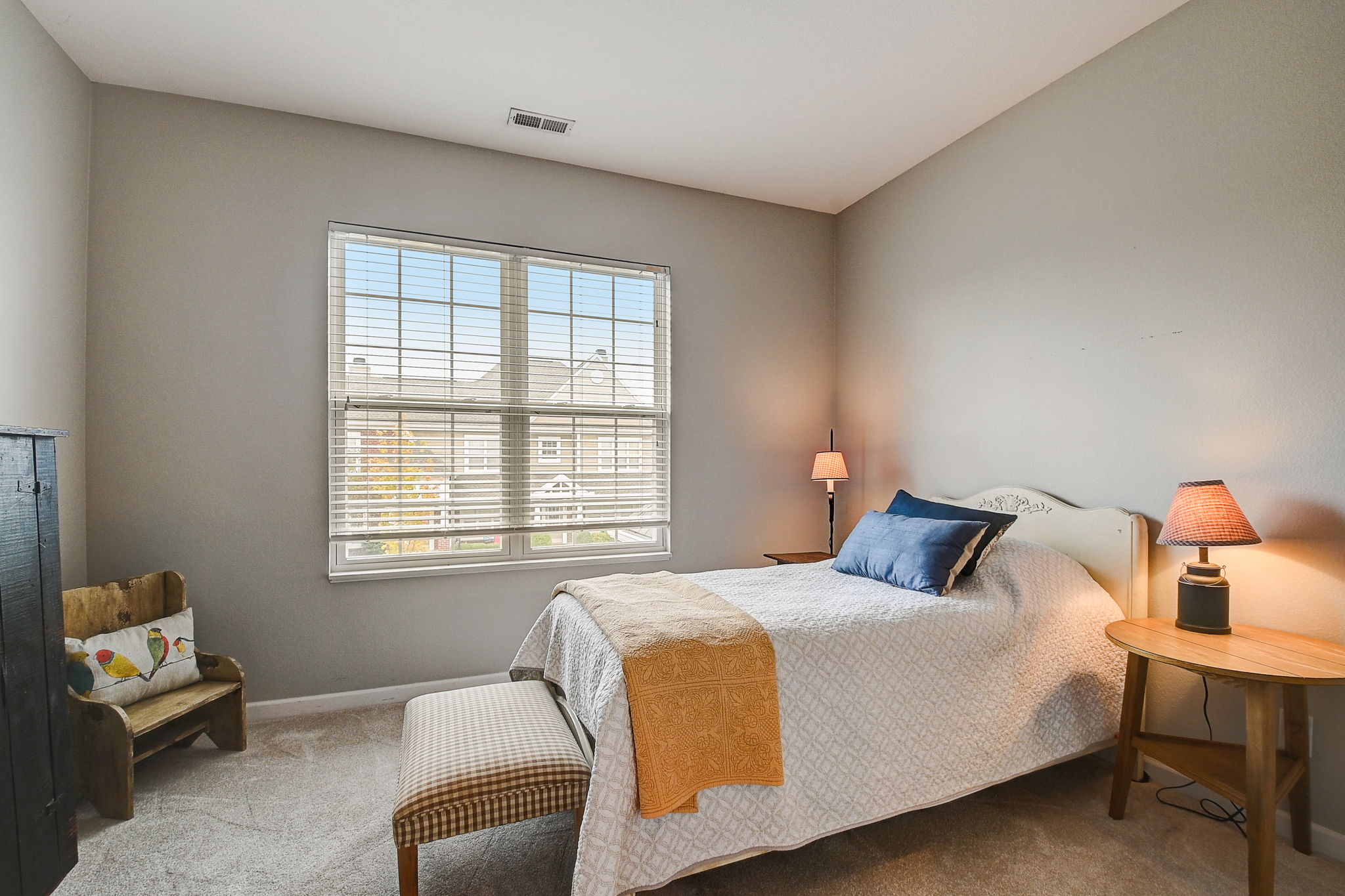 Middlebury Dr-050