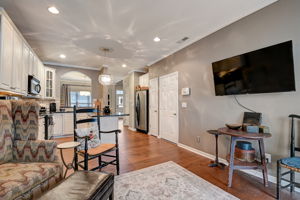 Middlebury Dr-016