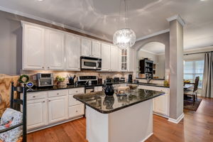 Middlebury Dr-023