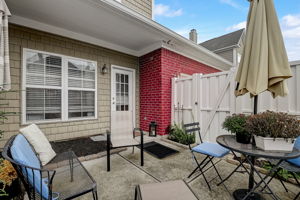 Middlebury Dr-058