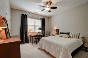 Middlebury Dr-043