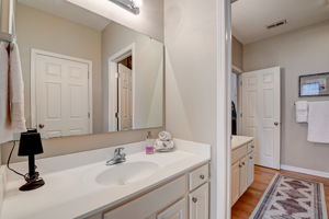 Middlebury Dr-047