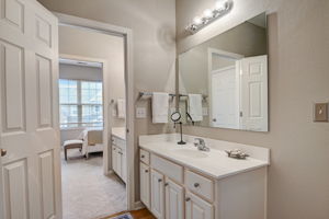 Middlebury Dr-046