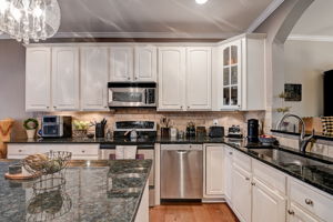 Middlebury Dr-022