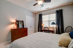 Middlebury Dr-041