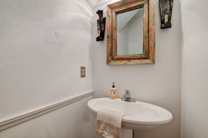 Middlebury Dr-052