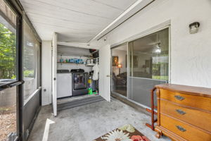 Screened-in Porch