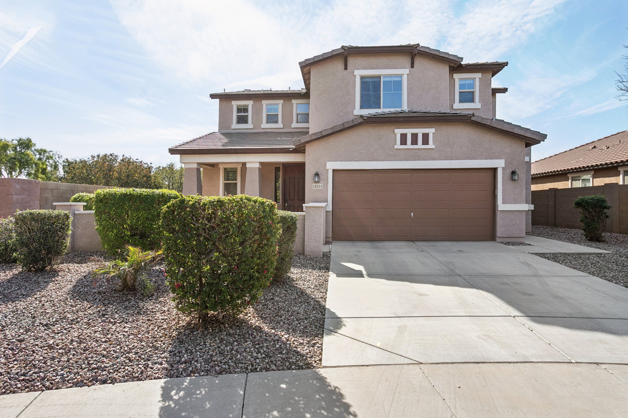 12151 W Davis Ln - 002.jpg