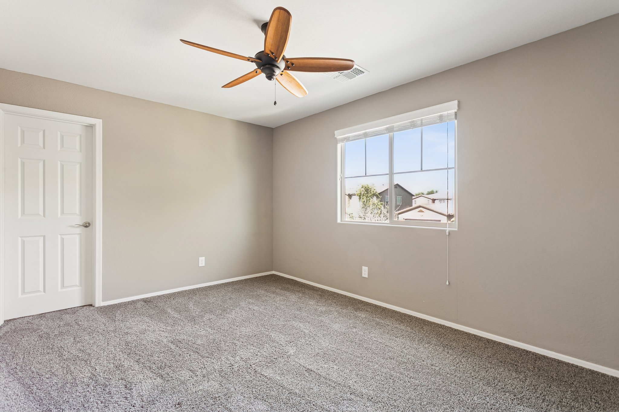 12151 W Davis Ln - 037.jpg