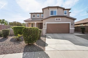 12151 W Davis Ln - 002.jpg