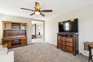 12151 W Davis Ln - 021.jpg